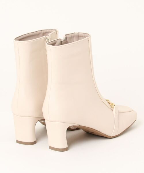 Bridget Birkin(ブリジットバーキン)の「【Bridget Birkin】アクセサリーチェーンショートブーツ(533022)(ブーツ・レディース・ブラック/アイボリー・24/23/22.5/24.5/23.5)」の3枚目の写真