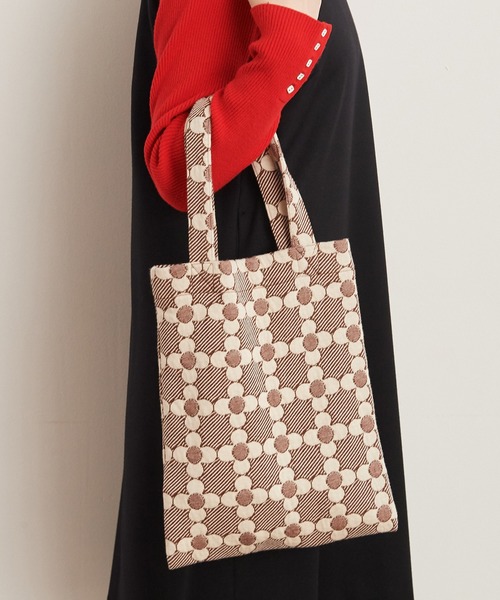 CHILD WOMAN（チャイルドウーマン）の「花柄キルトブリスタージャガード トートバッグ（トートバッグ・レディース・ブラウン/ブラック・FREE）」の3枚目の写真