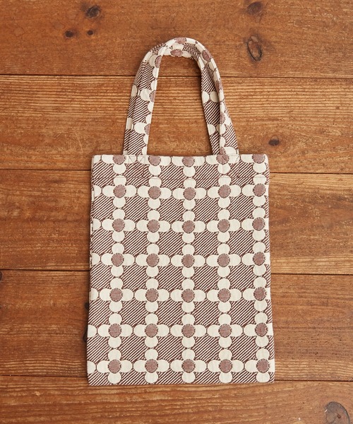 CHILD WOMAN（チャイルドウーマン）の「花柄キルトブリスタージャガード トートバッグ（トートバッグ・レディース・ブラウン/ブラック・FREE）」の9枚目の写真