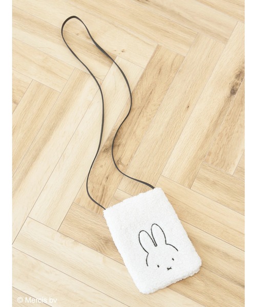 Green Parks(グリーンパークス)の「miffy/ボアスマホショルダー(ショルダーバッグ・レディース・オフホワイト・FREE)」の2枚目の写真