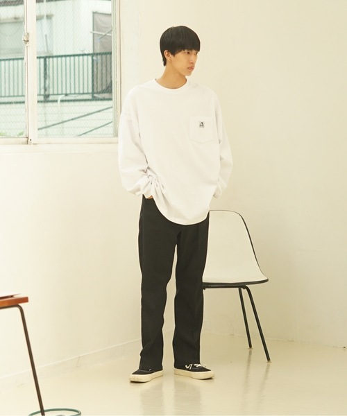 BEN DAVIS(ベンデイビス)の「【BEN DAVIS/ベンデイビス】 ポケ付き ビッグシルエット ロンT 無地 ストリート スケータースタイル ユニセックス(Tシャツ/カットソー・メンズ・グレー/ブラック/ホワイト/ダークパープル/ダークブルー/チャコールグレー・LARGE/MEDIUM/X-LARGE/SMALL)」の19枚目の写真