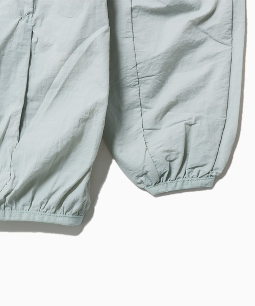 ROOPTOKYO(ループトウキョウ)の「▲変形ジップジャケット(ナイロンジャケット・レディース・クリーム・M/L/XL)」の3枚目の写真