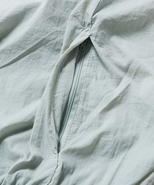 ROOPTOKYO(ループトウキョウ)の「▲変形ジップジャケット(ナイロンジャケット・レディース・クリーム・M/L/XL)」の4枚目の写真