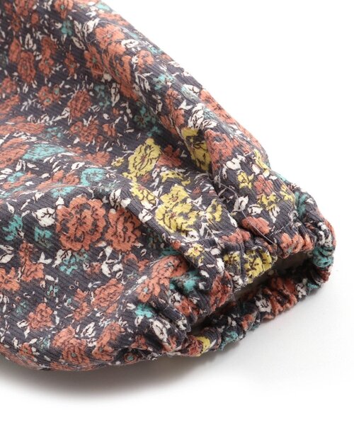 Seraph（セラフ）の「小花柄シャーリングワンピース（ワンピース・キッズ・ブルー/チャコール/レッド・130/140/90/95/110/80/120/100）」の14枚目の写真