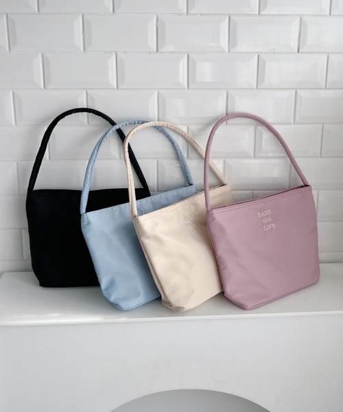 Loueme（ルエム）の「ロゴ刺繍ワンハンドルバッグ（ハンドバッグ・レディース・ピンク/アイボリー/ブラック/ライトブルー・FREE）」の5枚目の写真