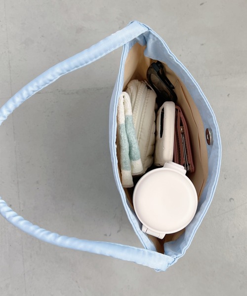 Loueme（ルエム）の「ロゴ刺繍ワンハンドルバッグ（ハンドバッグ・レディース・ピンク/アイボリー/ブラック/ライトブルー・FREE）」の19枚目の写真