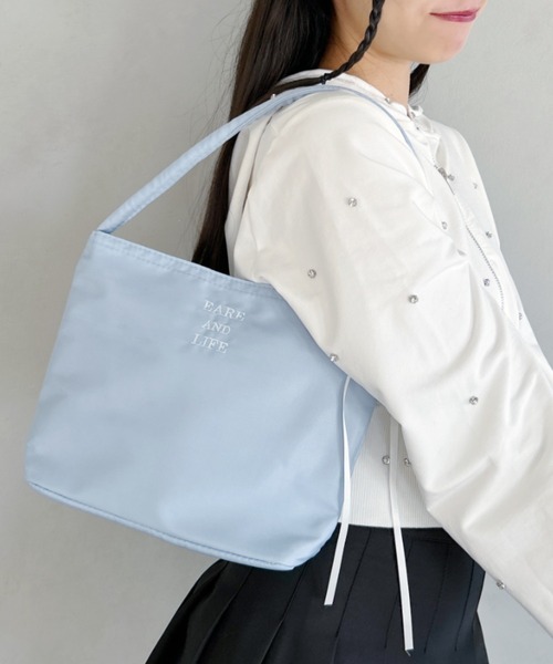 Loueme（ルエム）の「ロゴ刺繍ワンハンドルバッグ（ハンドバッグ・レディース・ピンク/アイボリー/ブラック/ライトブルー・FREE）」の13枚目の写真