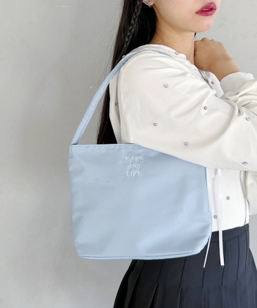 Loueme（ルエム）の「ロゴ刺繍ワンハンドルバッグ（ハンドバッグ・レディース・ピンク/アイボリー/ブラック/ライトブルー・FREE）」の12枚目の写真