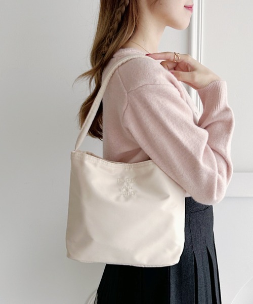 Loueme（ルエム）の「ロゴ刺繍ワンハンドルバッグ（ハンドバッグ・レディース・ピンク/アイボリー/ブラック/ライトブルー・FREE）」の6枚目の写真