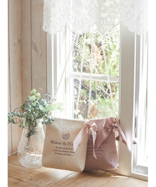 Maison de FLEUR（メゾンドフルール）の「ボアミニショルダーバッグ（ショルダーバッグ・レディース・ピンク系その他3/アイボリー・FREE）」の3枚目の写真