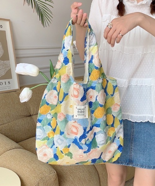 wears（ウェアーズ）の「【A4収納可】総柄ラウンドトートバッグ（トートバッグ・レディース・その他1/その他7/その他5/その他4/その他3/その他8/その他2/その他9/その他6・FREE）」の8枚目の写真