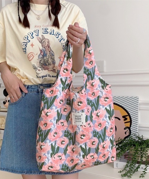 wears（ウェアーズ）の「【A4収納可】総柄ラウンドトートバッグ（トートバッグ・レディース・その他1/その他7/その他5/その他4/その他3/その他8/その他2/その他9/その他6・FREE）」の12枚目の写真