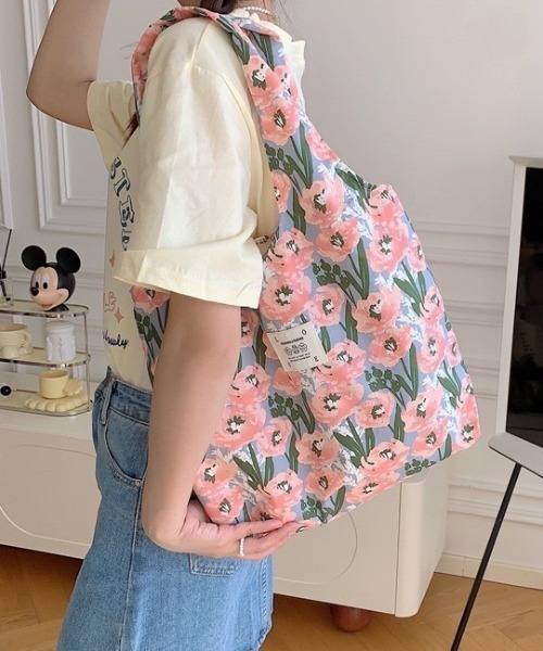 wears（ウェアーズ）の「【A4収納可】総柄ラウンドトートバッグ（トートバッグ・レディース・その他1/その他7/その他5/その他4/その他3/その他8/その他2/その他9/その他6・FREE）」の13枚目の写真