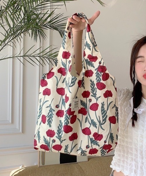 wears（ウェアーズ）の「【A4収納可】総柄ラウンドトートバッグ（トートバッグ・レディース・その他1/その他7/その他5/その他4/その他3/その他8/その他2/その他9/その他6・FREE）」の17枚目の写真