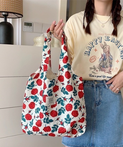 wears（ウェアーズ）の「【A4収納可】総柄ラウンドトートバッグ（トートバッグ・レディース・その他1/その他7/その他5/その他4/その他3/その他8/その他2/その他9/その他6・FREE）」の21枚目の写真