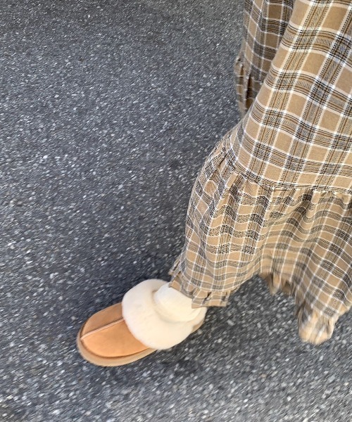 Vipoa(ヴィポア)の「厚底ボリュームフェイクムートンスリッポン(スリッポン・レディース・ブラック/キャメル/ベージュ/ライトベージュ・SMALL/MEDIUM/LARGE)」の16枚目の写真