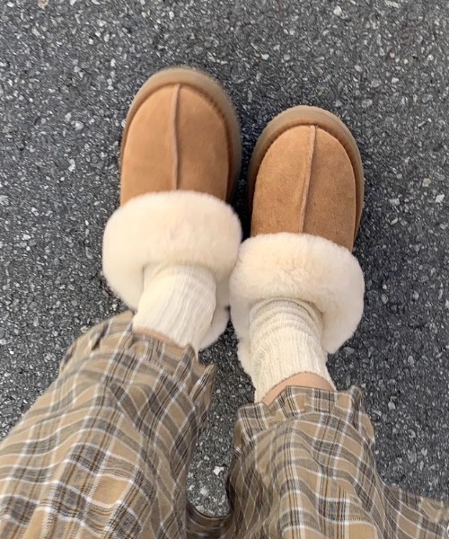 Vipoa(ヴィポア)の「厚底ボリュームフェイクムートンスリッポン(スリッポン・レディース・ブラック/キャメル/ベージュ/ライトベージュ・SMALL/MEDIUM/LARGE)」の17枚目の写真