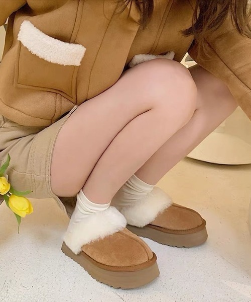 Vipoa(ヴィポア)の「厚底ボリュームフェイクムートンスリッポン(スリッポン・レディース・ブラック/キャメル/ベージュ/ライトベージュ・SMALL/MEDIUM/LARGE)」の7枚目の写真