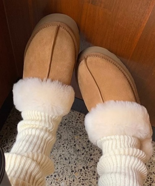 Vipoa(ヴィポア)の「厚底ボリュームフェイクムートンスリッポン(スリッポン・レディース・ブラック/キャメル/ベージュ/ライトベージュ・SMALL/MEDIUM/LARGE)」の5枚目の写真