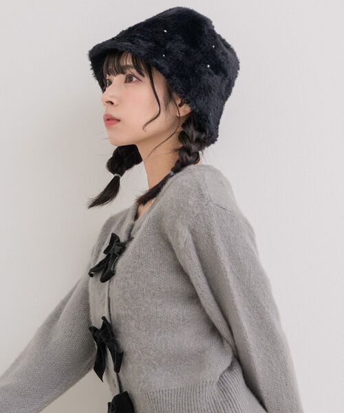 casita(RETRO GIRL)(カシータ)の「パール付きシャギーハット(ハット・レディース・ブラック/ライトグレー/オフホワイト・ONE SIZE)」の9枚目の写真