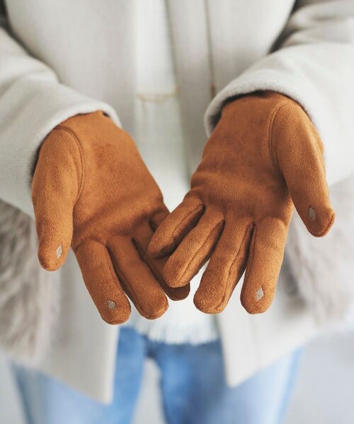 le.coeur blanc(ルクールブラン)の「ストレッチスエードグローブ(手袋・レディース・ベージュ/ブラック・FREE)」の13枚目の写真