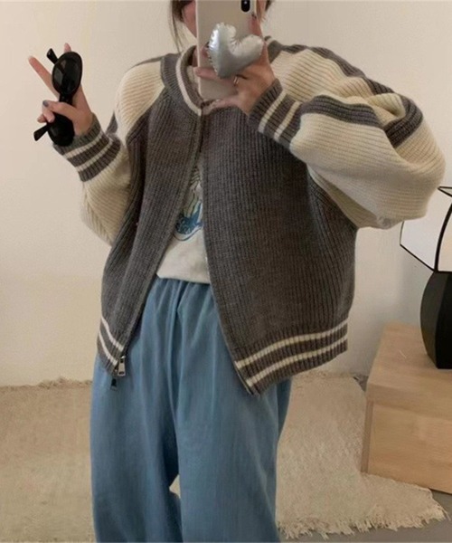 LYEON（リヨン）の「袖ラインラグランニットトラックブルゾン/ニットカーディガン（ブルゾン・レディース・グレー/ピンク/ブラック・FREE）」の4枚目の写真