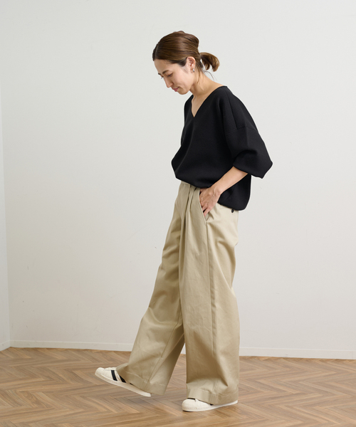 FRAMeWORK（フレームワーク）の「スムースVネックプルオーバー（ニット/セーター・レディース・ブラック/ホワイト・FREE）」の19枚目の写真