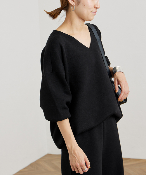 FRAMeWORK（フレームワーク）の「スムースVネックプルオーバー（ニット/セーター・レディース・ブラック/ホワイト・FREE）」の7枚目の写真