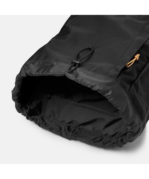 Timberland(ティンバーランド)の「オールジェンダー ヘリテージ フラップ バックパック(バックパック/リュック・メンズ・ブラック/ライトブラウン/ネイビー・FREE)」の7枚目の写真