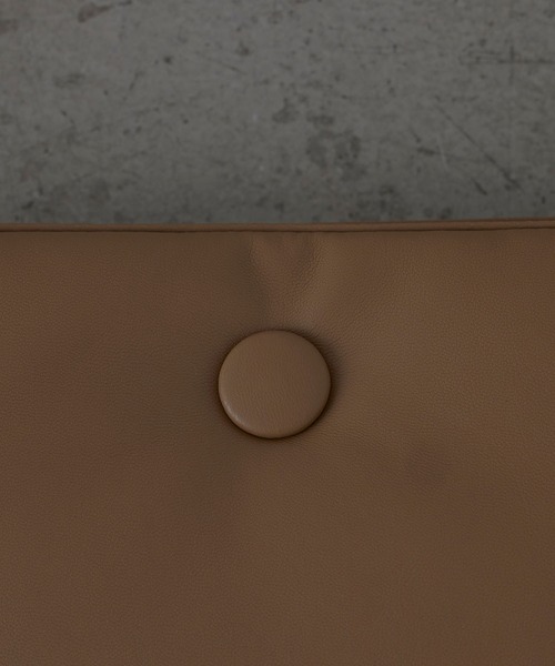 EFOLE(エフォル)の「Padded oneshoulder bag / パデット ワンショルダー バッグ(ショルダーバッグ・レディース・クリーム/ブラック/ベージュ・FREE)」の14枚目の写真