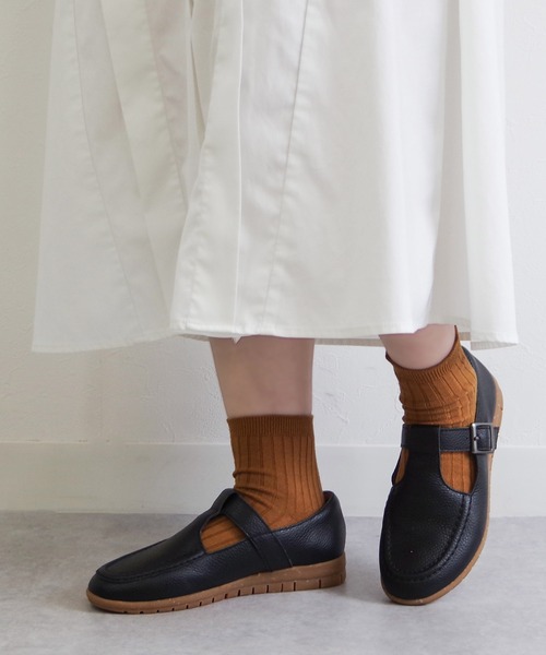 Minnetonka（ミネトンカ）の「【MINNETONKA/ミネトンカ】 Tストラップシューズ 24M03（スリッポン・レディース・ホワイト/ブラック/シルバー・5/6/7/8/9）」の3枚目の写真