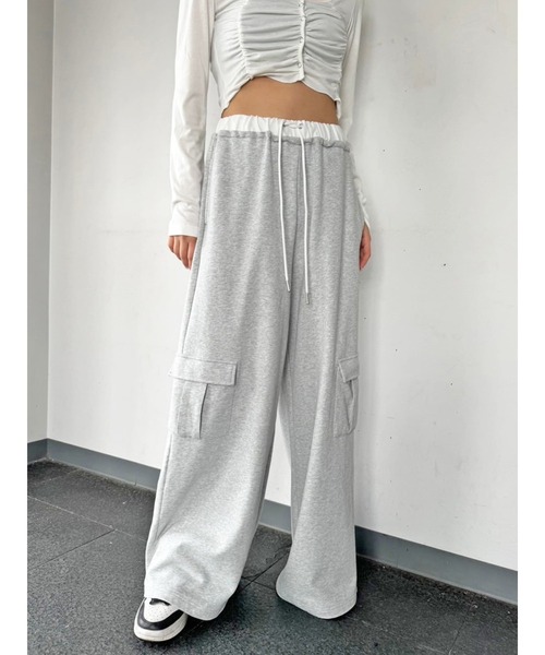 EGOIST(エゴイスト)の「コントラストトリムスウェットカーゴパンツ(カーゴパンツ・レディース・ブラック/グレー・FREE)」の2枚目の写真