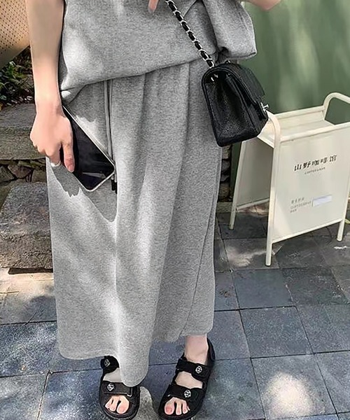 Girly Doll(ガーリードール)の「セットアップ Tシャツ&イージースカート(セットアップ・レディース・グレー/グリーン・L/M)」の13枚目の写真