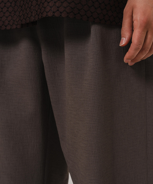 EDIFICE（エディフィス）の「SAP ドットエアー ストレッチ 1タックイージーパンツ（スラックス・メンズ・ライトグレー/ブラック/チャコールグレー・LARGE/MEDIUM/SMALL）」の11枚目の写真