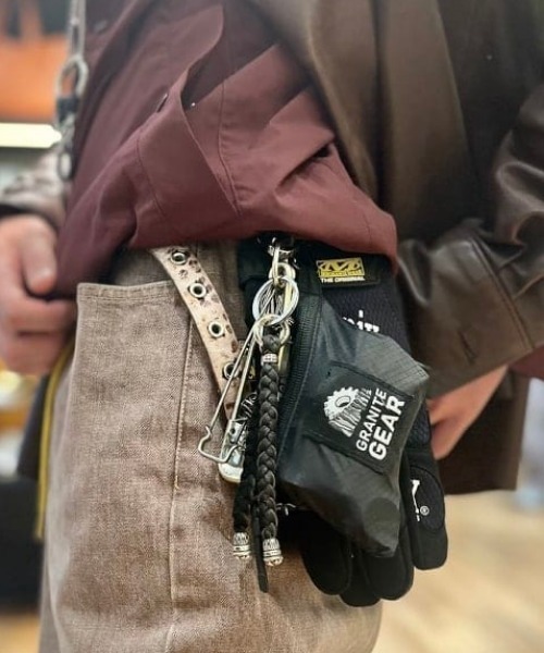 Bill Wall Leather シルバー ボタン パッチ レザー ウォレット Bill Wall Leather シルバー ボタン パッチ レザー ウォレット