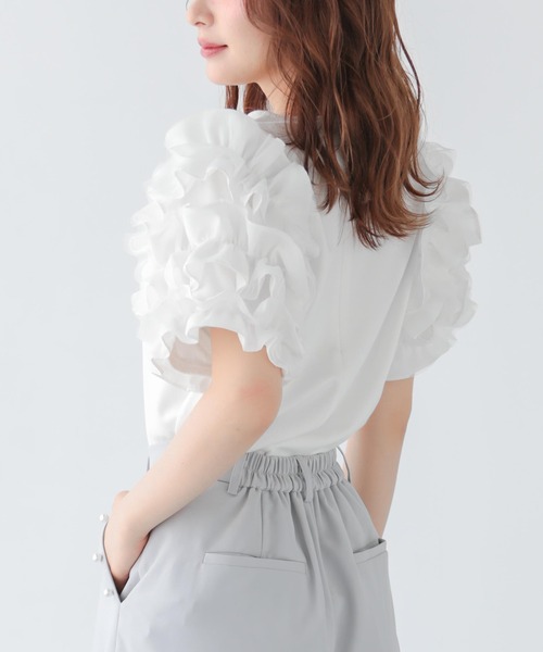 Fit more（フィットモア）の「ミルフィーユフリル袖カットソー（Tシャツ/カットソー・レディース・ブラック/ホワイト・FREE）」の5枚目の写真