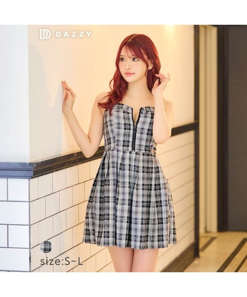 DAZZY(デイジー)の「フロントジップ モノトーン チェック プリーツ Aライン ミニドレス(ドレス・レディース・グレー・L/M/S)」の7枚目の写真