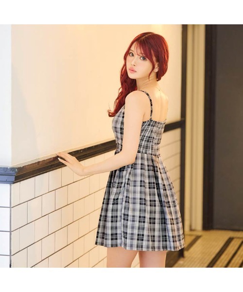 DAZZY(デイジー)の「フロントジップ モノトーン チェック プリーツ Aライン ミニドレス(ドレス・レディース・グレー・L/M/S)」の2枚目の写真