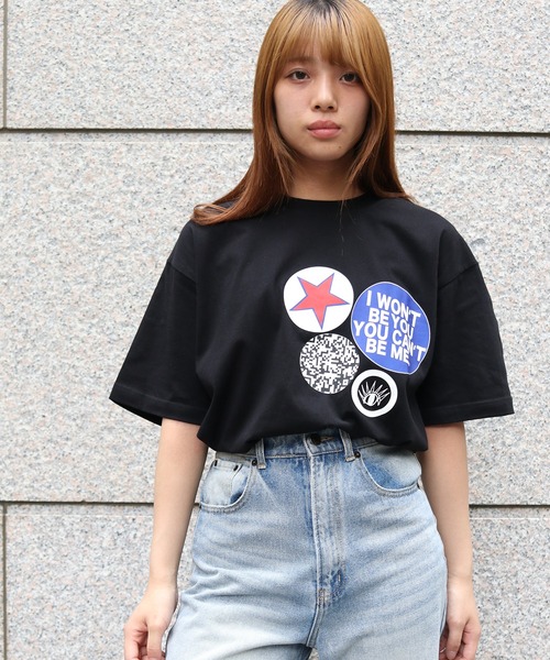UNIT CHEST（ユニットチェスト）の「【UNIT CHEST】unique unisex T-shirt　OIF designer eggs コラボT 缶バッチ風Tシャツ by MARI ENOMOTO（Tシャツ/カットソー・メンズ・ブラック/ホワイト・L/M/S）」の18枚目の写真