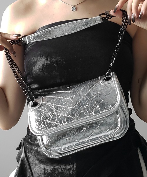 me+em select(ミームセレクト)の「※※【 2color 】メタリックフェイクレザーフラップミニショルダーバッグ / Metallic fake leather flap mini shoulder bag(ショルダーバッグ・レディース・シルバー/ブラック・FREE)」の8枚目の写真