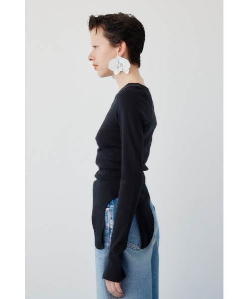 HeRIN.CYE（ヘリンドットサイ）の「Round hem cut tops   ラウンドヘムカットトップス（Tシャツ/カットソー・レディース・オフホワイト/グリーン/ブラック・FREE）」の5枚目の写真