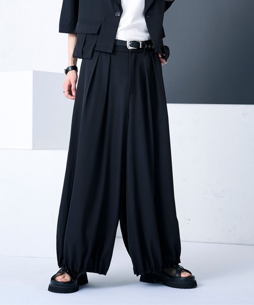 Ellno Loset（エルノロゼット）の「ハイパータックバルーンパンツ