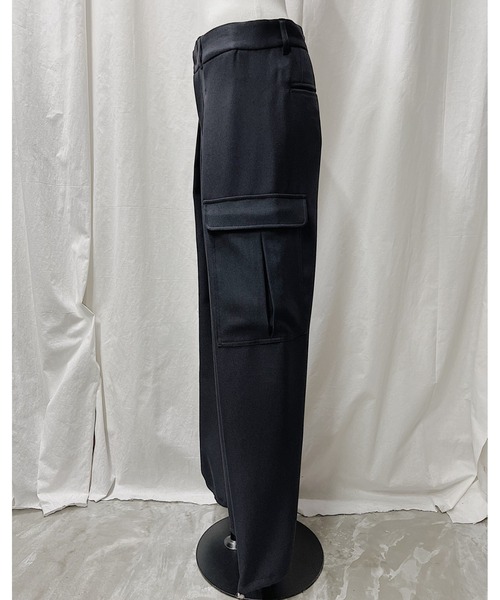 PROVOKE （プロヴォーク）の「TUCK CARGO PANTS（カーゴパンツ・レディース・オフホワイト/ネイビー・38）」の4枚目の写真