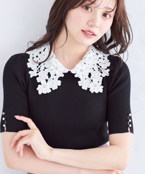 tocco closet(トッコ クローゼット)の「2WAYフラワーレース襟付きリブニットプルオーバー(ニット/セーター・レディース・モカ/チャコール/ブラック/ネイビー/オフホワイト・M)」の2枚目の写真