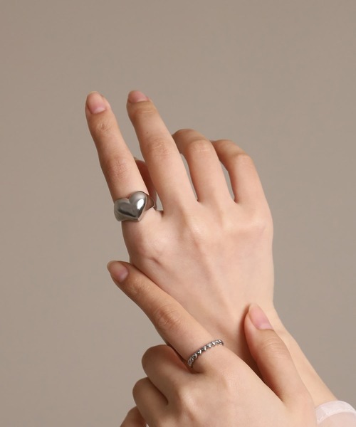 LHME（エルエイチエムイー）の「【WEB限定】“Moment”プランプハートリング/サージカルステンレス（金属アレルギー対応）【LHME / エルエイチエムイー】（リング・レディース・シルバー・13号/15号/11号）」の19枚目の写真