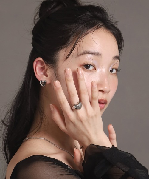 LHME（エルエイチエムイー）の「【WEB限定】“Moment”プランプハートリング/サージカルステンレス（金属アレルギー対応）【LHME / エルエイチエムイー】（リング・レディース・シルバー・13号/15号/11号）」の17枚目の写真