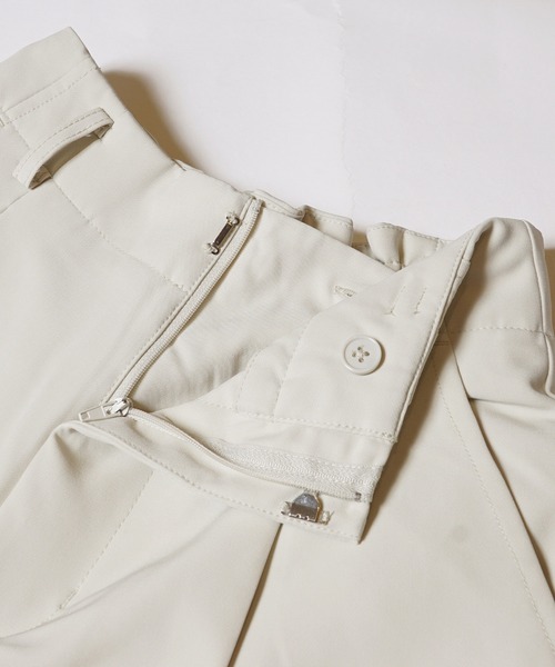 coca(coca)(コカ)の「ストレッチタックショートパンツ(その他パンツ・レディース・アイボリー/ブラック・S/M/L)」の15枚目の写真