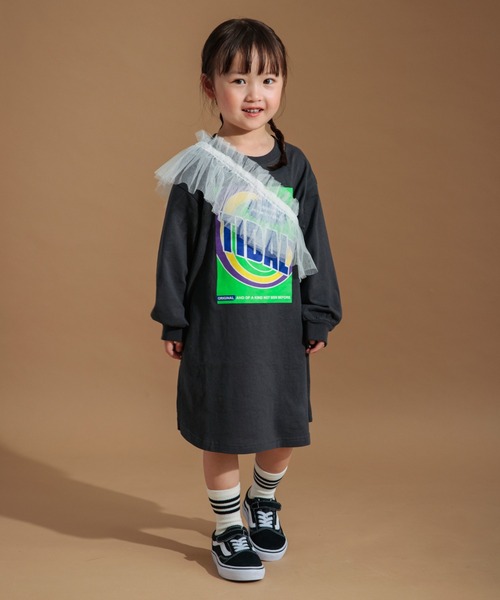 DRC branshes(ディーアールシーブランシェス)の「【WEB限定/DRC/お肌に嬉しい綿100%】グラフィック長袖ワンピース+チュールマルチフリルセット(ワンピース・キッズ・ブラック/チャコールグレー/ネイビー/カラフル/その他1・140/150/90/100/110/120/130)」の4枚目の写真