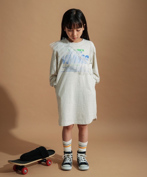 DRC branshes(ディーアールシーブランシェス)の「【WEB限定/DRC/お肌に嬉しい綿100%】グラフィック長袖ワンピース+チュールマルチフリルセット(ワンピース・キッズ・ブラック/チャコールグレー/ネイビー/カラフル/その他1・140/150/90/100/110/120/130)」の5枚目の写真