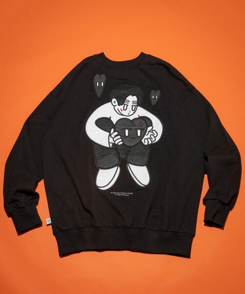 FREAK'S STORE(フリークスストア)の「Kurt Wu/カート ウー 別注 two side warm heart 刺繍CREW SWEAT/刺繍デザイン クルーネックスウェット(スウェット・メンズ・ホワイト/ブラック/グレー/ブラウン・X-LARGE/LARGE/MEDIUM)」の21枚目の写真